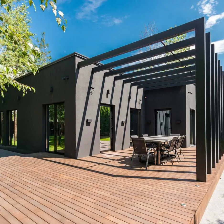 création d'une terrasse en lame bois sur mesure à nice 06